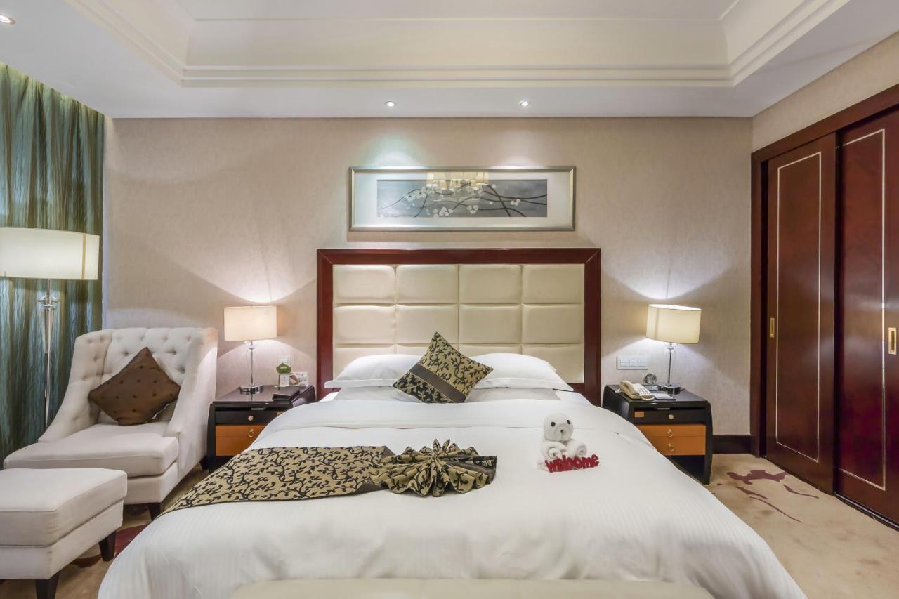 Wyndham Xinyang Downtown Hotel Exterior photo