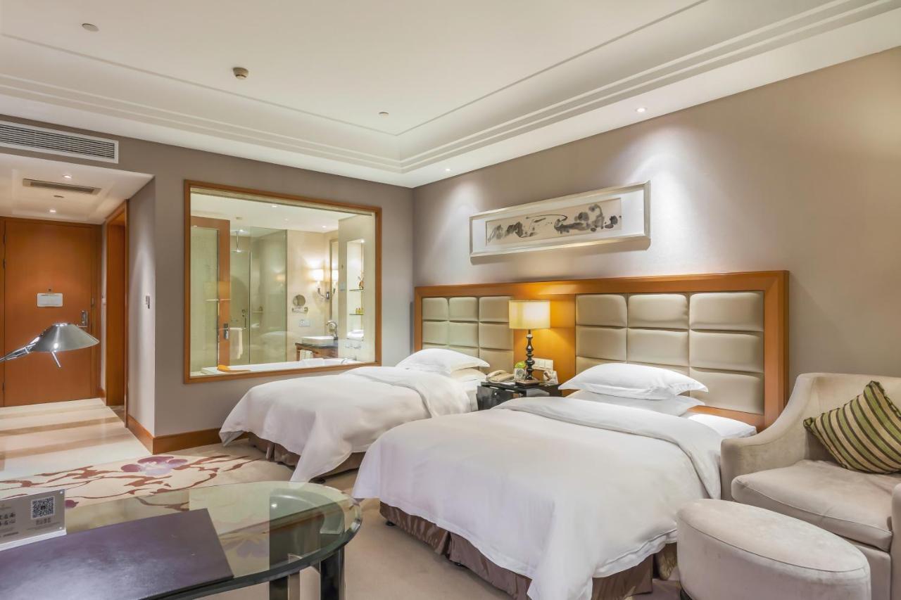 Wyndham Xinyang Downtown Hotel Exterior photo
