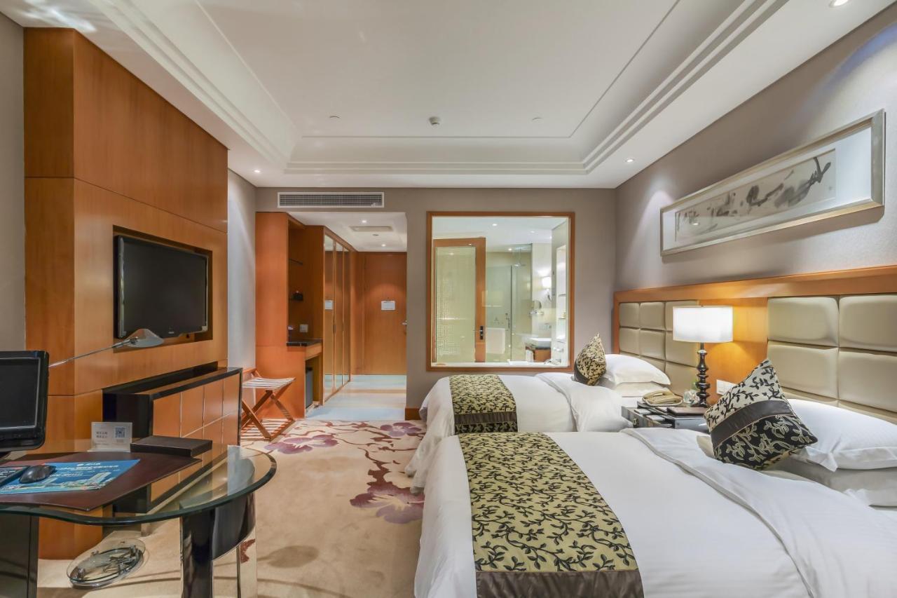 Wyndham Xinyang Downtown Hotel Exterior photo