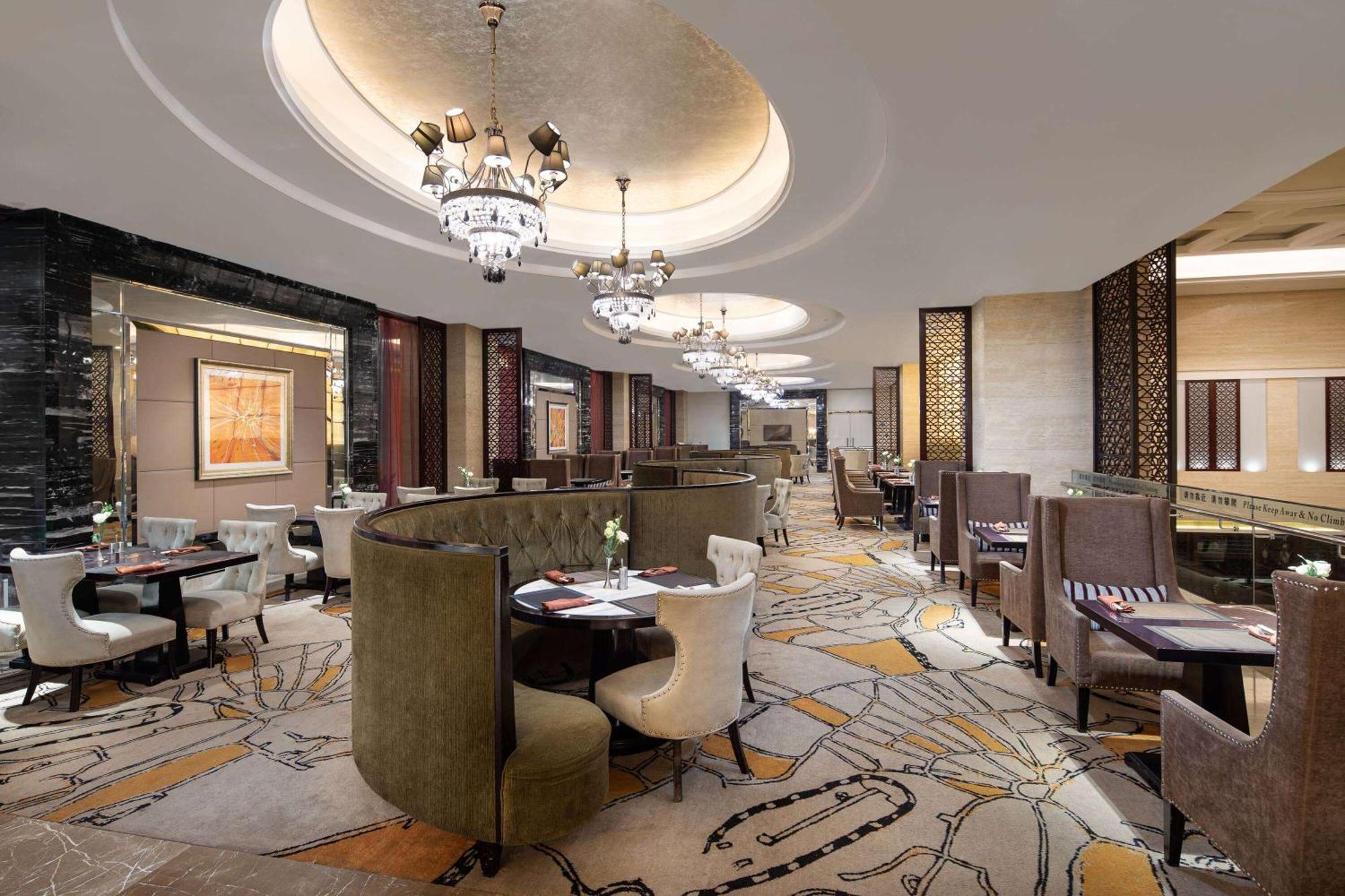 Wyndham Xinyang Downtown Hotel Exterior photo